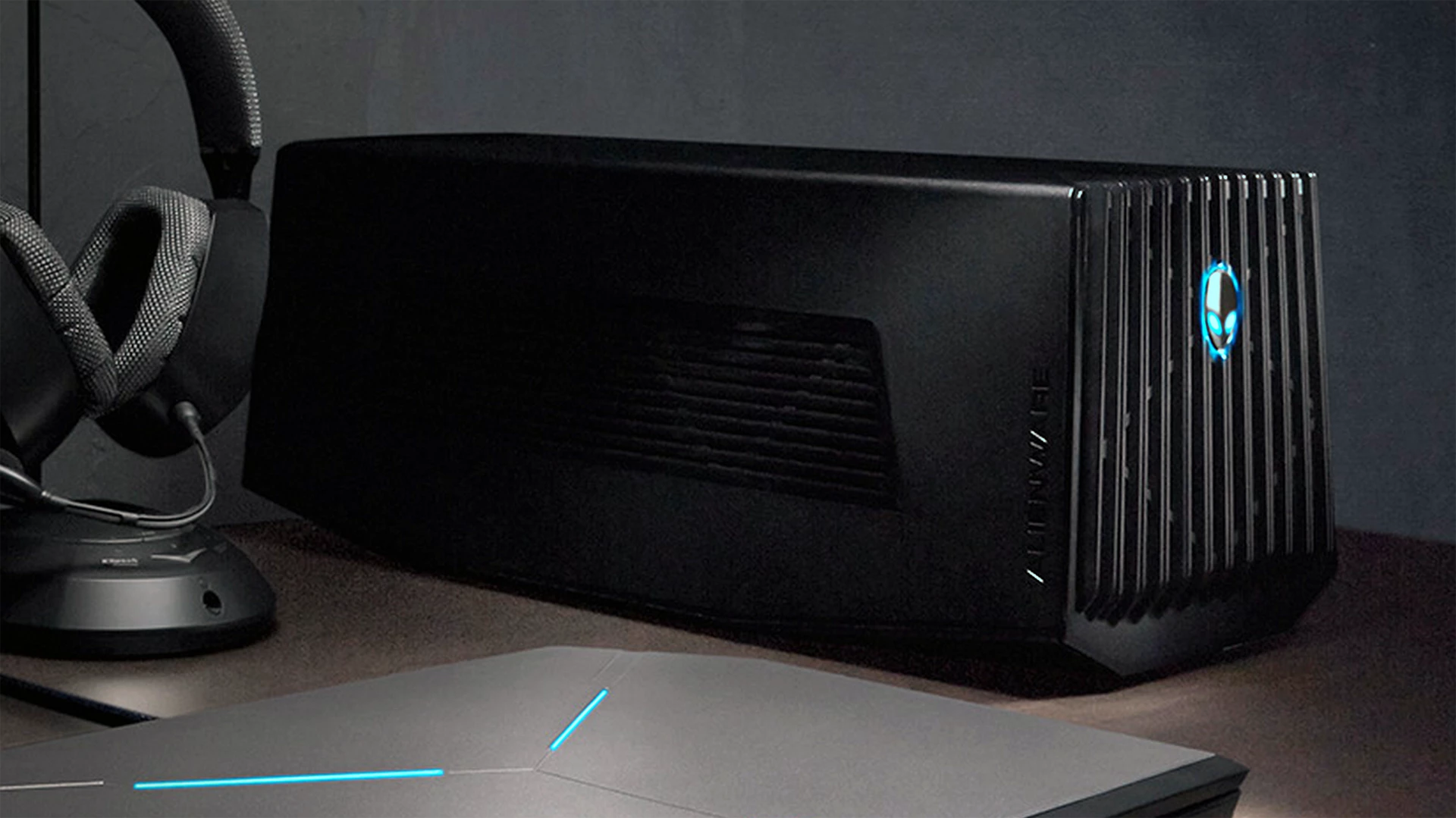 Alienware Graphics Amplifier provides desktop performance on